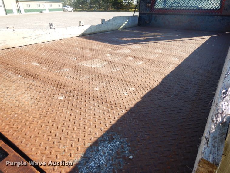 image for item DH6702 1995 Ford F800  dump flatbed truck