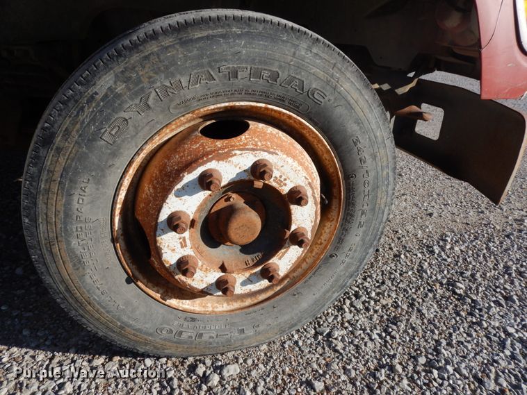 image for item DH6702 1995 Ford F800  dump flatbed truck