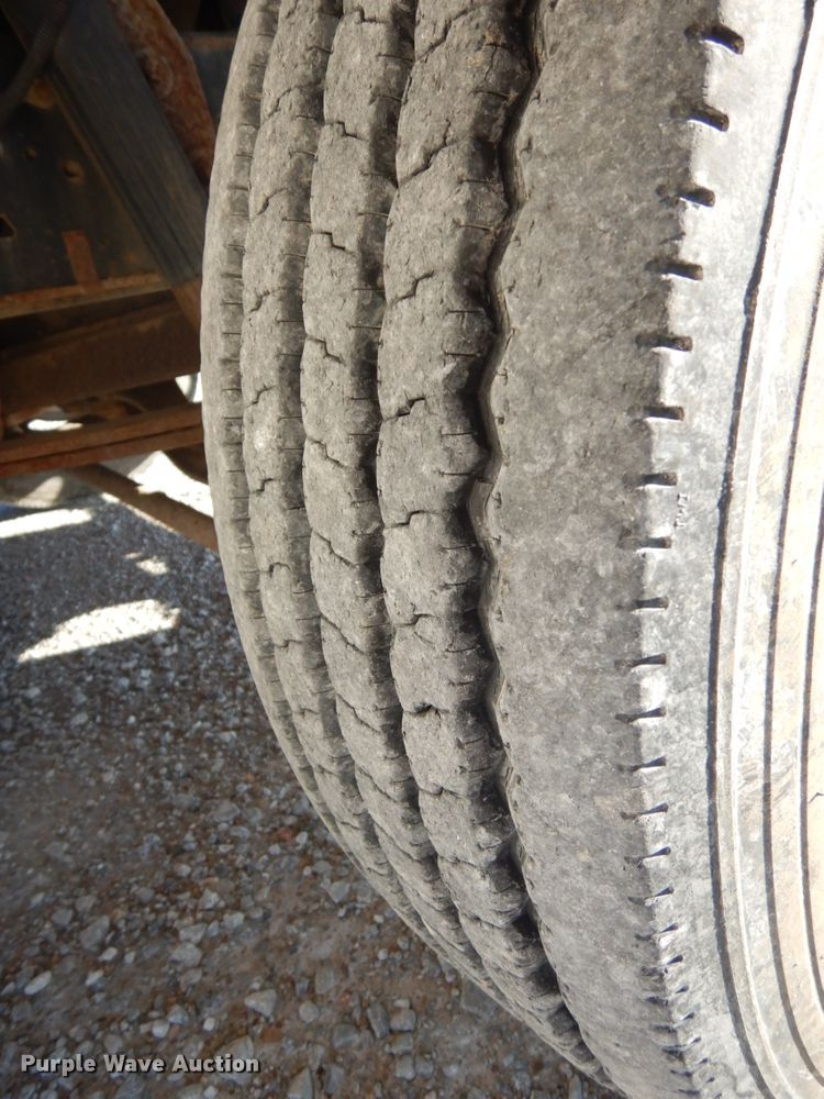 image for item DH6702 1995 Ford F800  dump flatbed truck