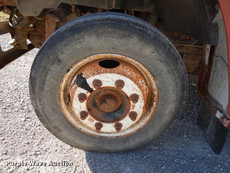 image for item DH6702 1995 Ford F800  dump flatbed truck