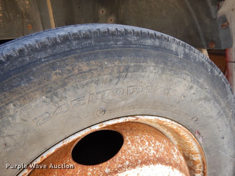 image for item DH6702 1995 Ford F800  dump flatbed truck