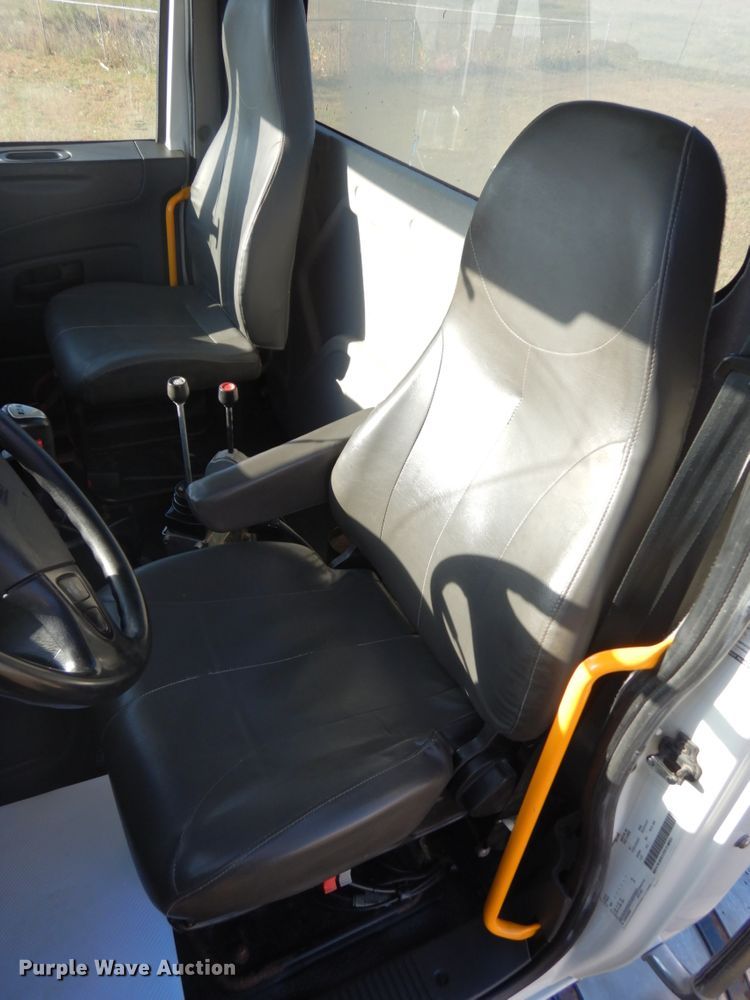 image for item DH6703 2014 International WorkStar 7600 SFA  truck cab and chassis