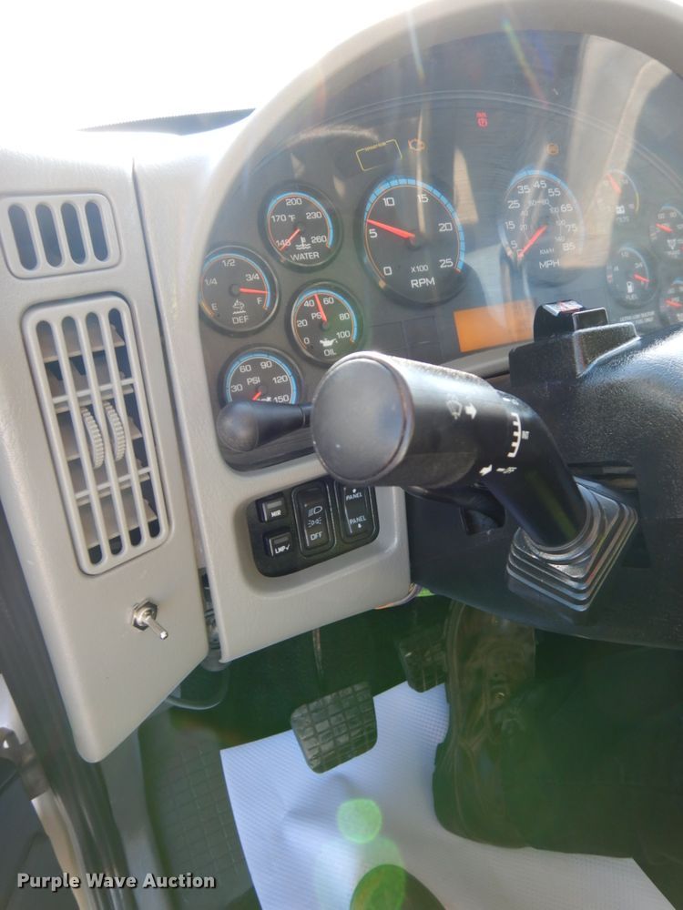 image for item DH6703 2014 International WorkStar 7600 SFA  truck cab and chassis