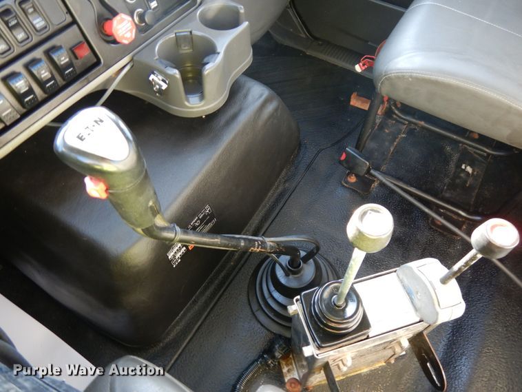 image for item DH6703 2014 International WorkStar 7600 SFA  truck cab and chassis