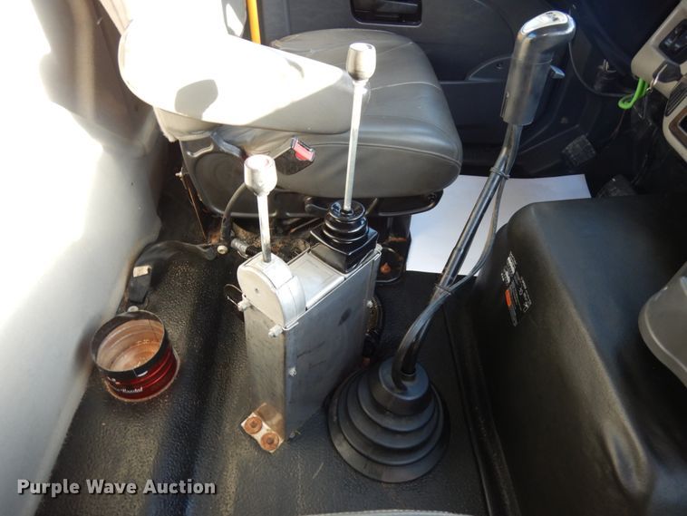 image for item DH6703 2014 International WorkStar 7600 SFA  truck cab and chassis