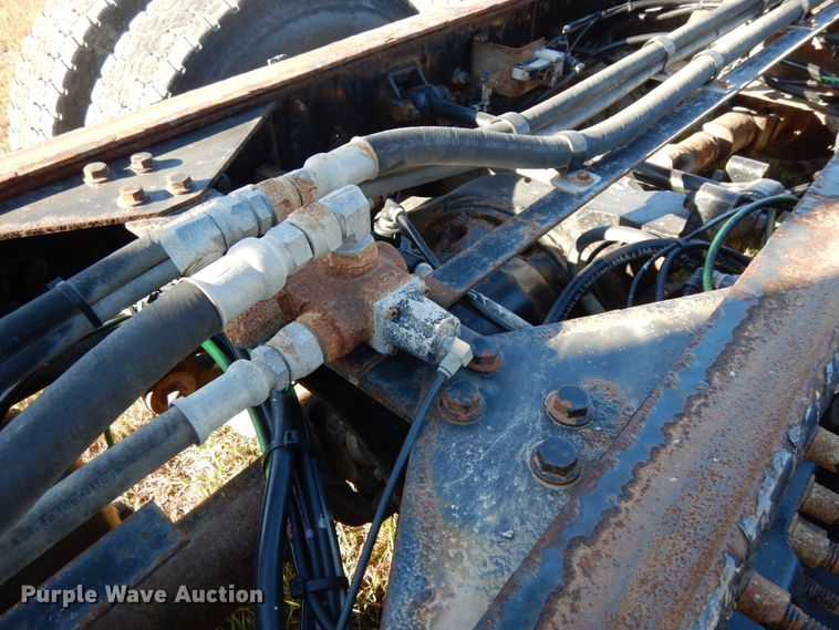 image for item DH6703 2014 International WorkStar 7600 SFA  truck cab and chassis