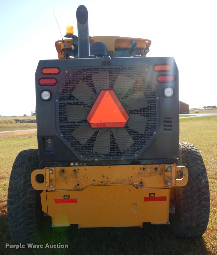 image for item DH6704 2014 John Deere 772G  motor grader