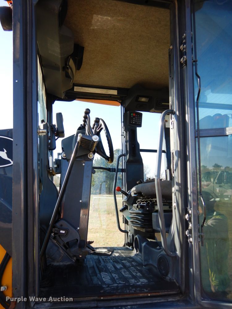 image for item DH6704 2014 John Deere 772G  motor grader