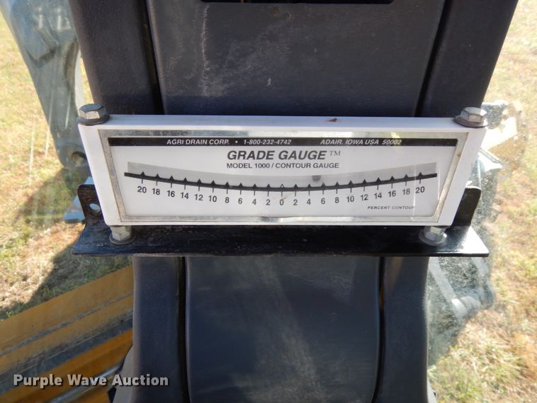 image for item DH6704 2014 John Deere 772G  motor grader