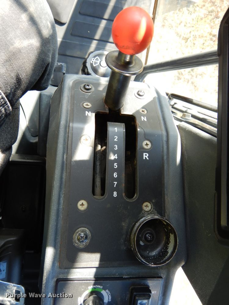 image for item DH6704 2014 John Deere 772G  motor grader