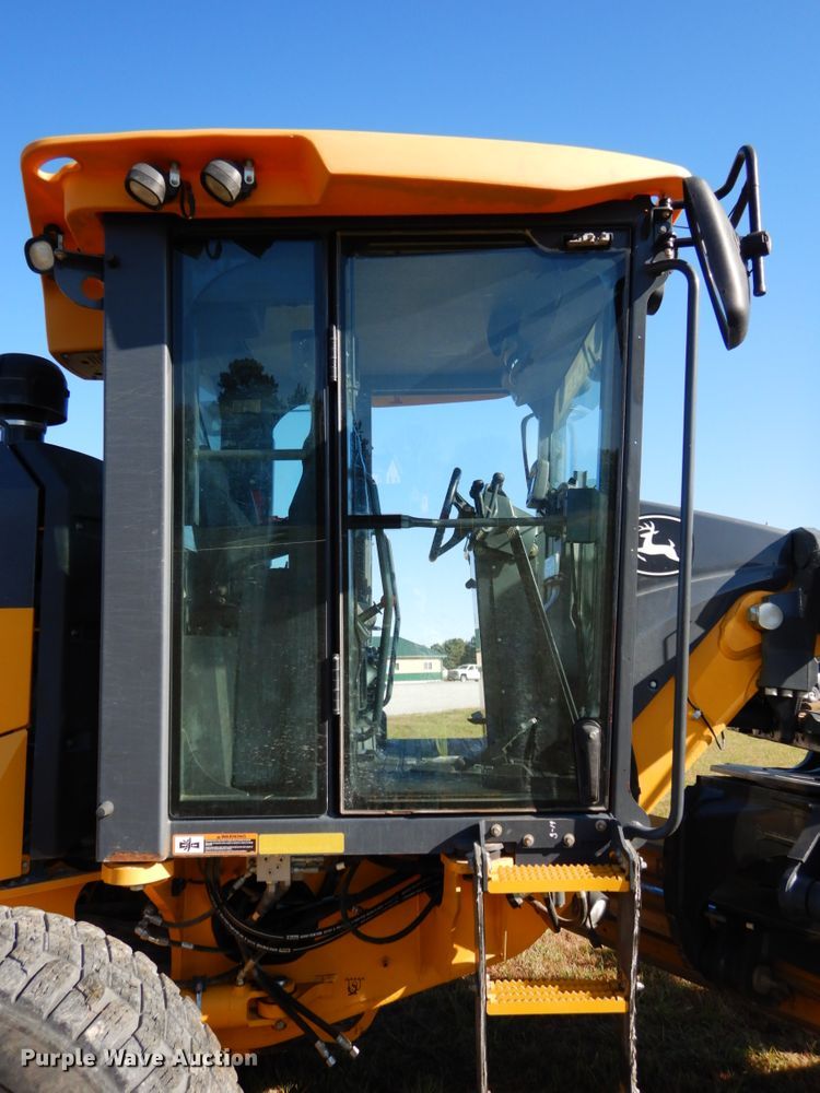 image for item DH6704 2014 John Deere 772G  motor grader