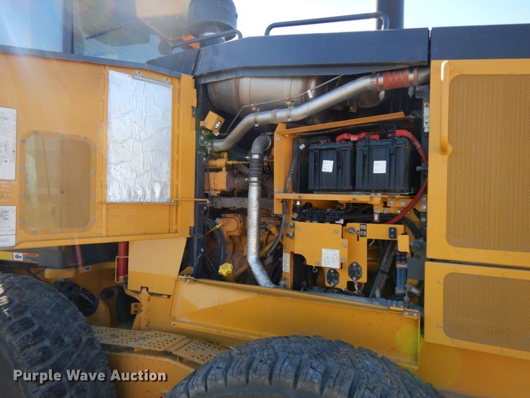 image for item DH6704 2014 John Deere 772G  motor grader