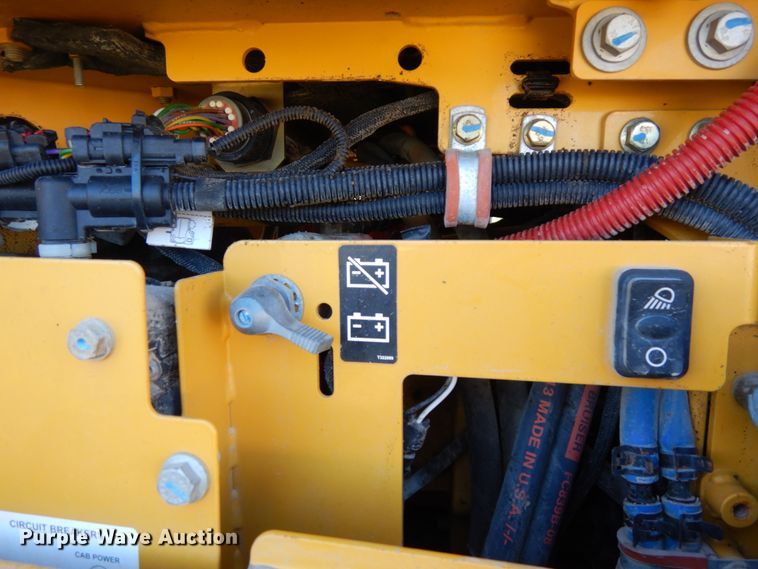 image for item DH6704 2014 John Deere 772G  motor grader