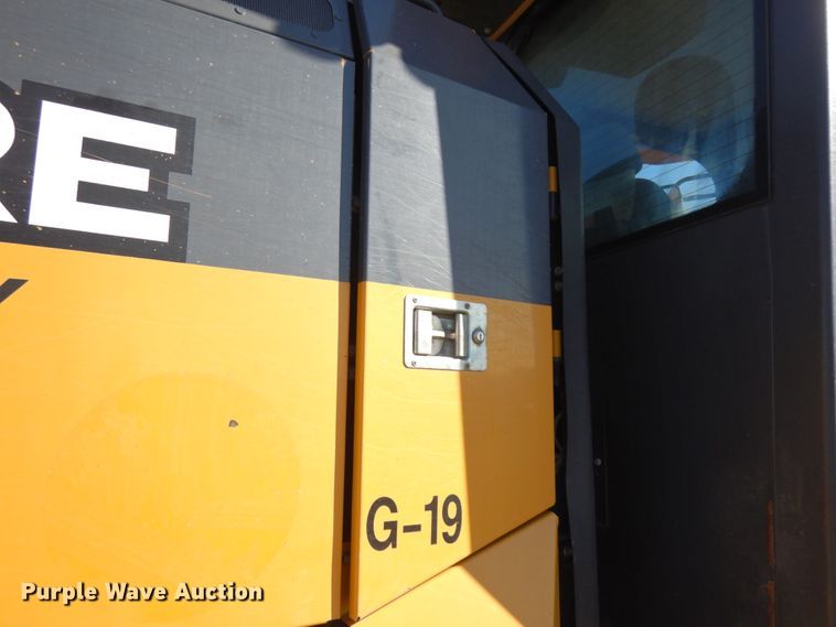 image for item DH6704 2014 John Deere 772G  motor grader