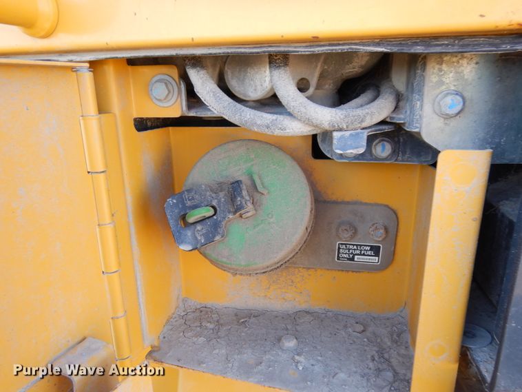 image for item DH6704 2014 John Deere 772G  motor grader