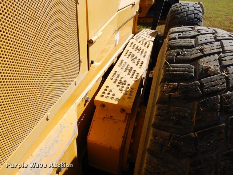 image for item DH6704 2014 John Deere 772G  motor grader