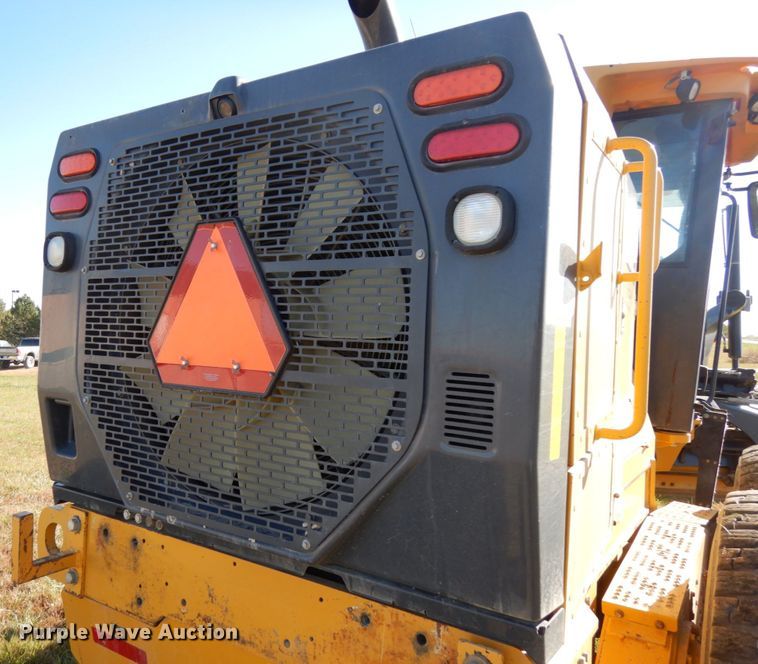 image for item DH6704 2014 John Deere 772G  motor grader