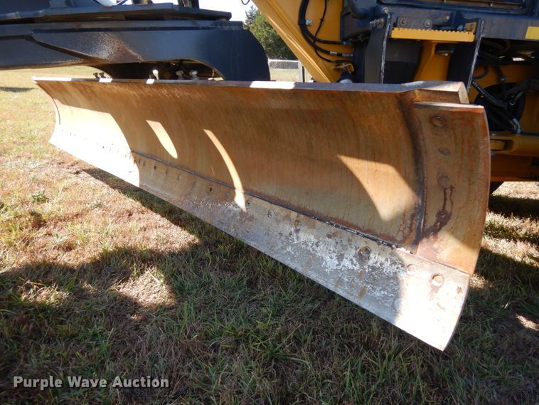 image for item DH6704 2014 John Deere 772G  motor grader