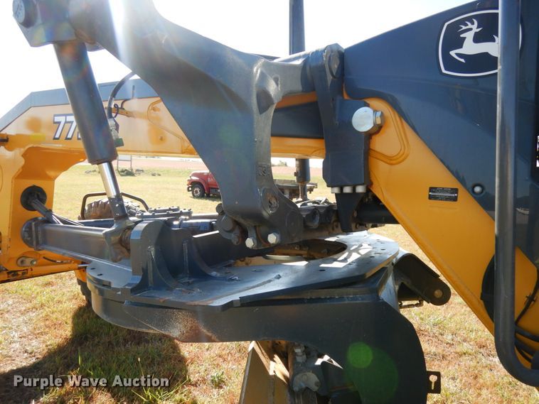 image for item DH6704 2014 John Deere 772G  motor grader
