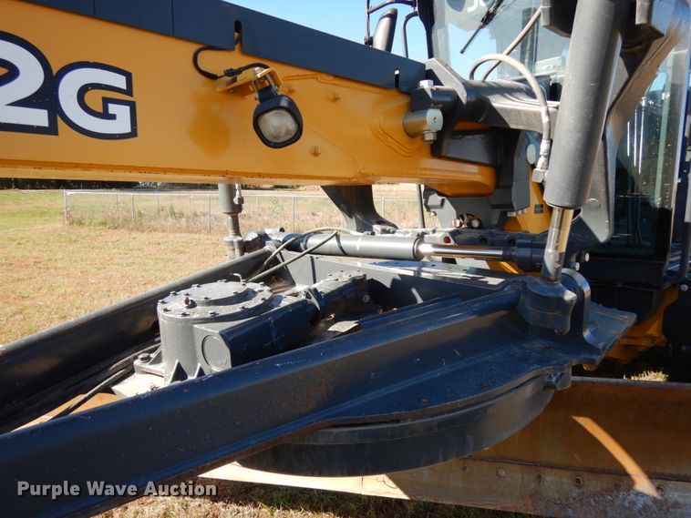 image for item DH6704 2014 John Deere 772G  motor grader