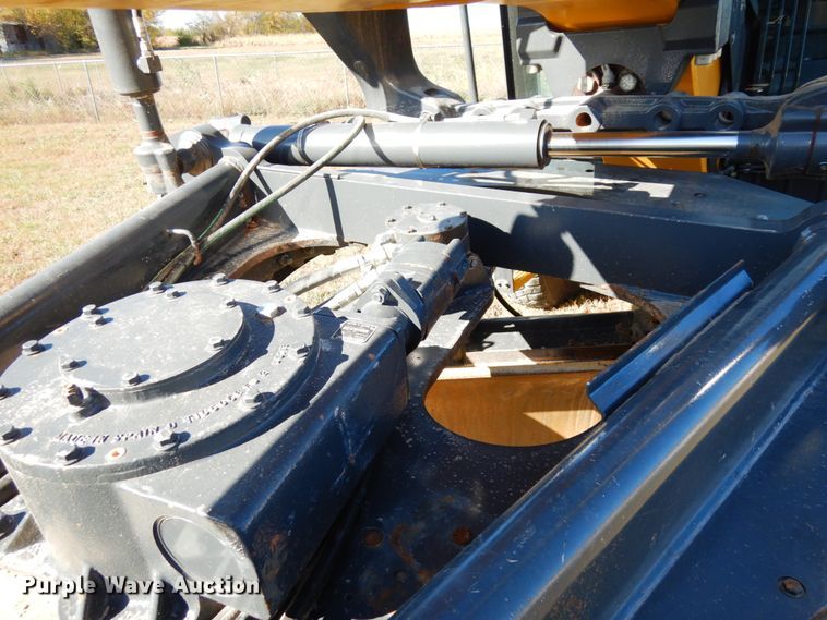 image for item DH6704 2014 John Deere 772G  motor grader