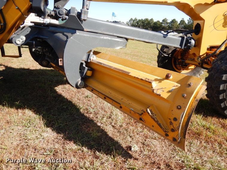 image for item DH6704 2014 John Deere 772G  motor grader