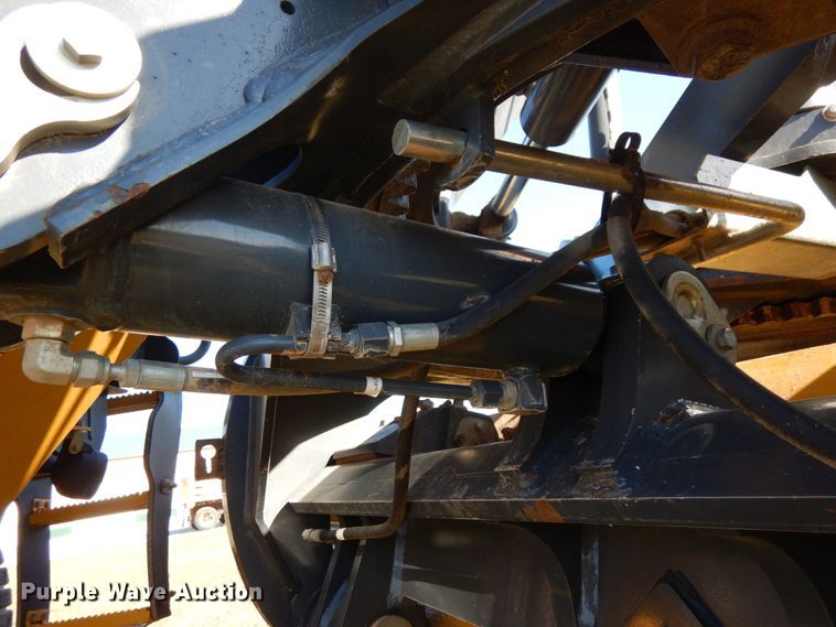 image for item DH6704 2014 John Deere 772G  motor grader