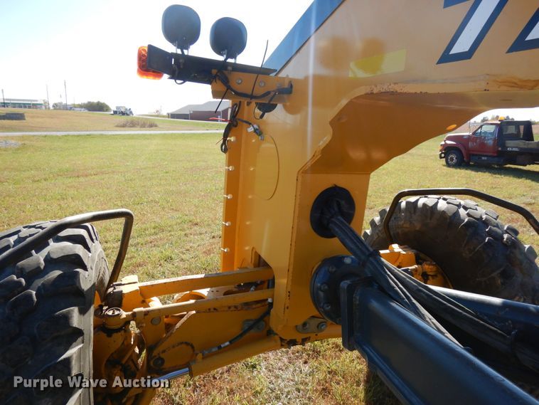 image for item DH6704 2014 John Deere 772G  motor grader