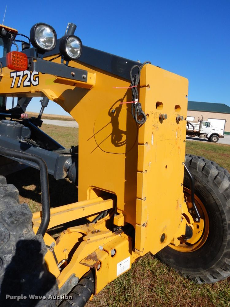 image for item DH6704 2014 John Deere 772G  motor grader