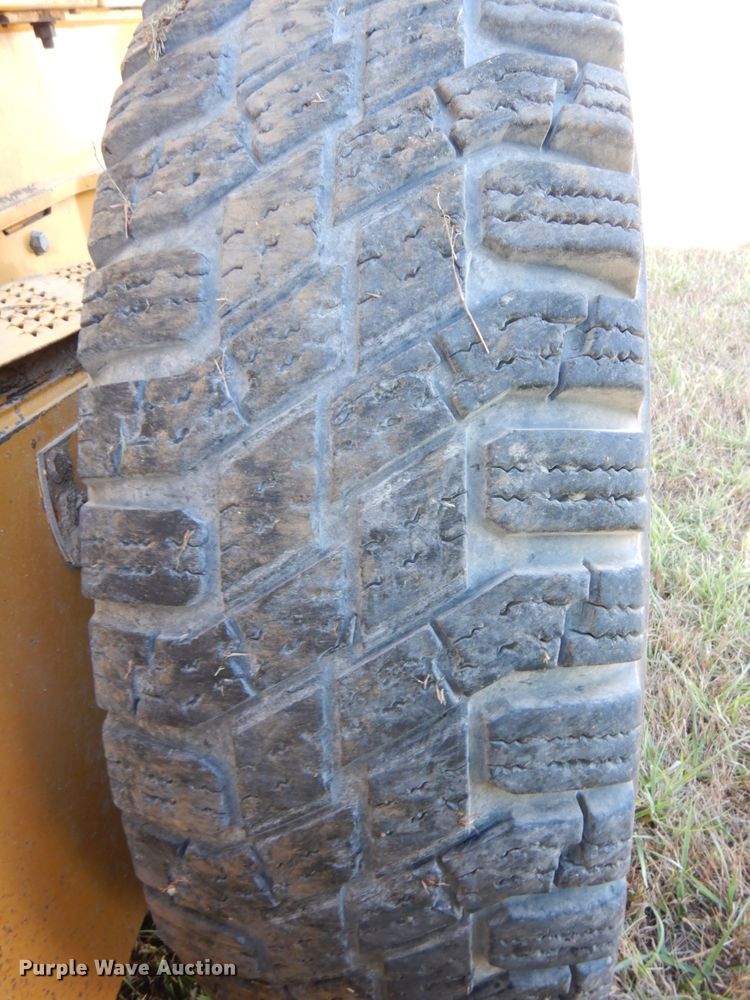 image for item DH6704 2014 John Deere 772G  motor grader