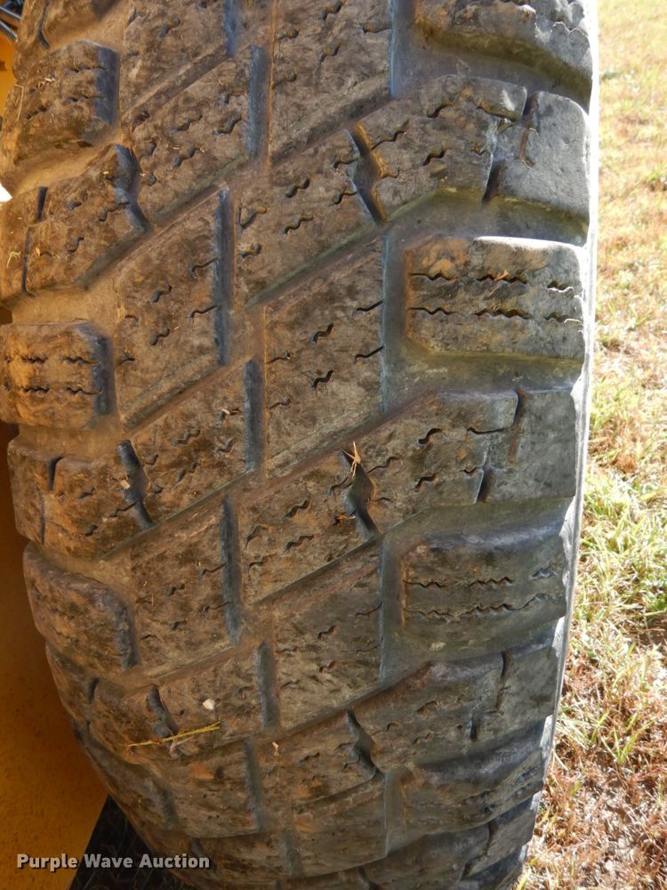 image for item DH6704 2014 John Deere 772G  motor grader