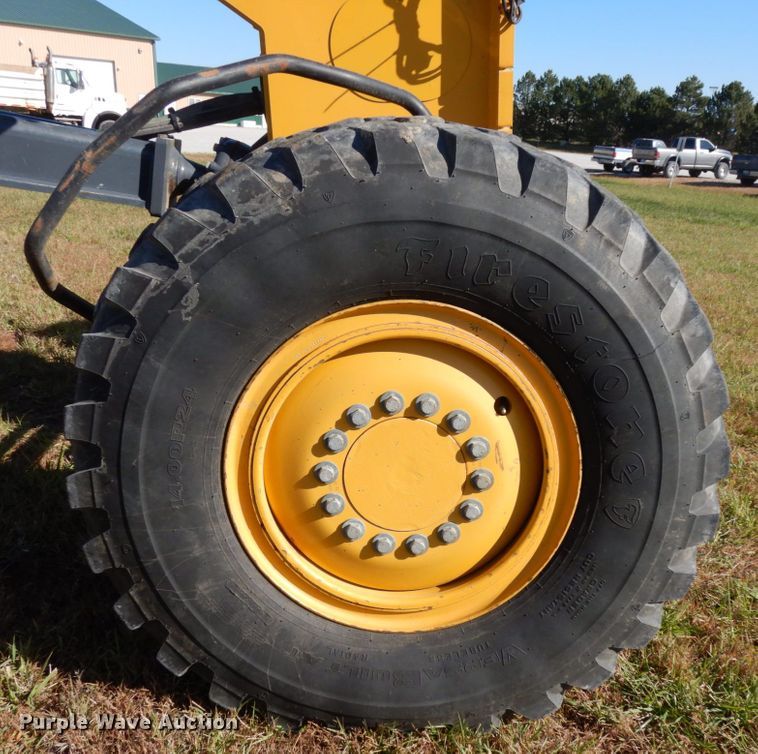 image for item DH6704 2014 John Deere 772G  motor grader