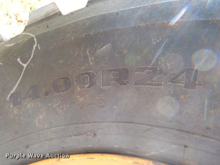 image for item DH6704 2014 John Deere 772G  motor grader