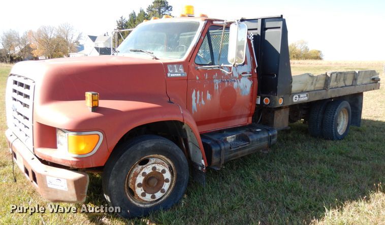 image for item DH6705 1995 Ford F800  dump flatbed truck
