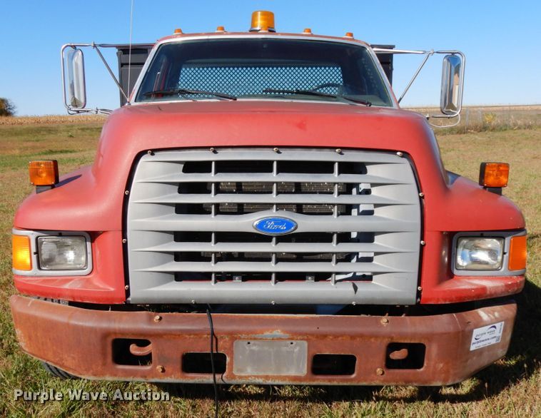 image for item DH6705 1995 Ford F800  dump flatbed truck