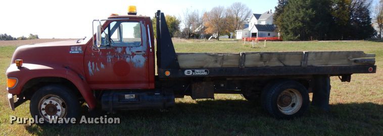 image for item DH6705 1995 Ford F800  dump flatbed truck