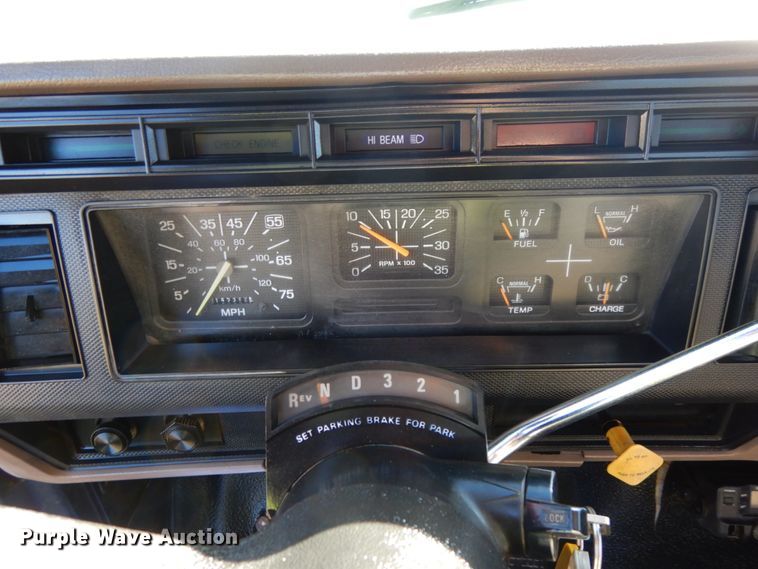 image for item DH6705 1995 Ford F800  dump flatbed truck