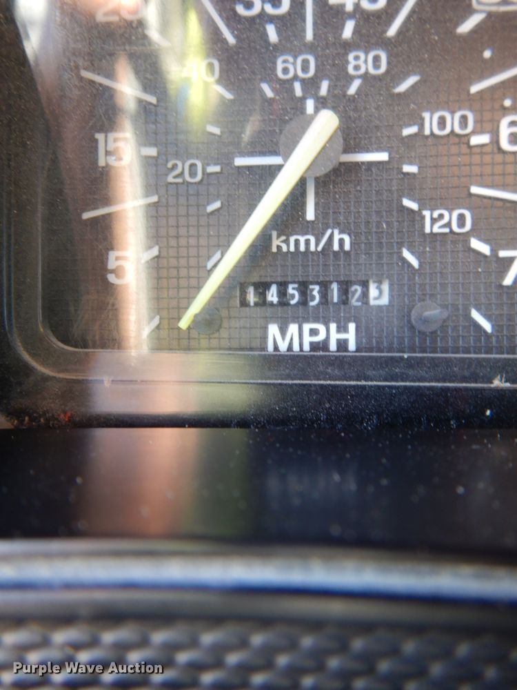 image for item DH6705 1995 Ford F800  dump flatbed truck