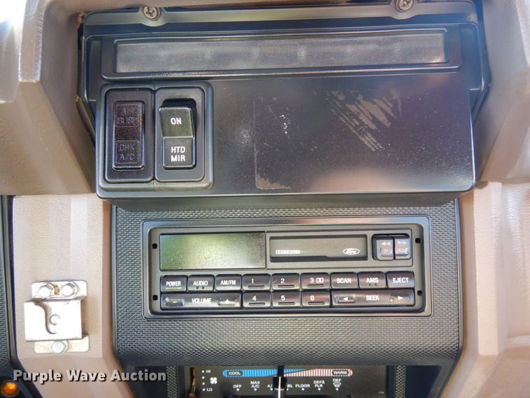 image for item DH6705 1995 Ford F800  dump flatbed truck