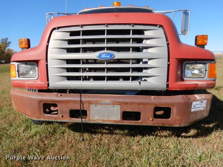 image for item DH6705 1995 Ford F800  dump flatbed truck