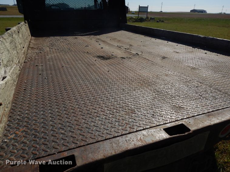 image for item DH6705 1995 Ford F800  dump flatbed truck