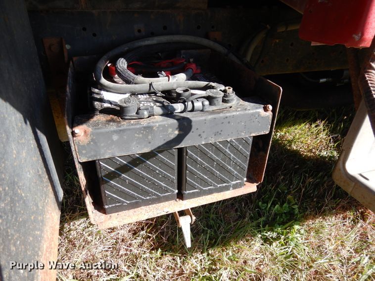 image for item DH6705 1995 Ford F800  dump flatbed truck