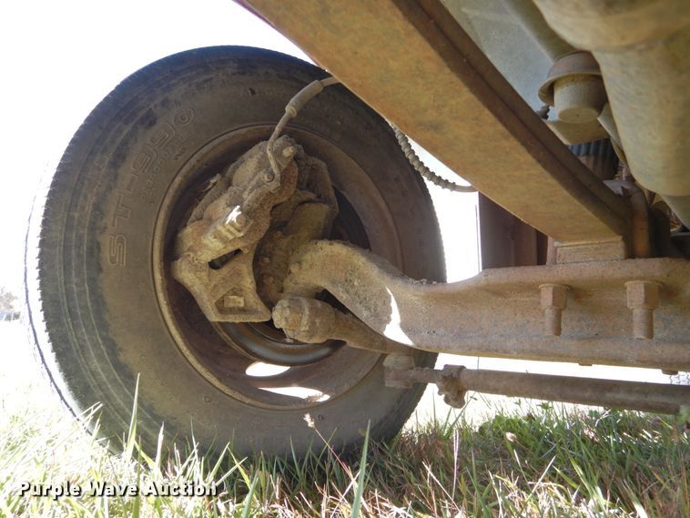 image for item DH6705 1995 Ford F800  dump flatbed truck