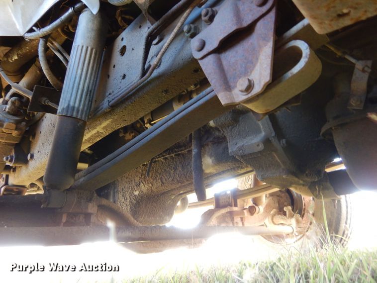 image for item DH6705 1995 Ford F800  dump flatbed truck