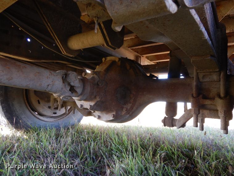 image for item DH6705 1995 Ford F800  dump flatbed truck