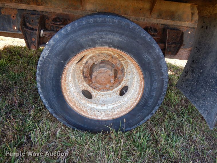 image for item DH6705 1995 Ford F800  dump flatbed truck