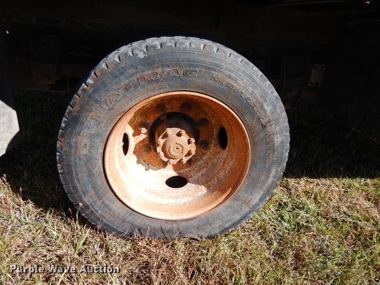 image for item DH6705 1995 Ford F800  dump flatbed truck