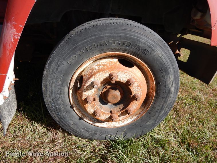 image for item DH6705 1995 Ford F800  dump flatbed truck