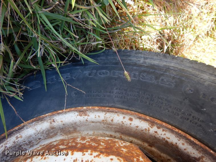 image for item DH6705 1995 Ford F800  dump flatbed truck