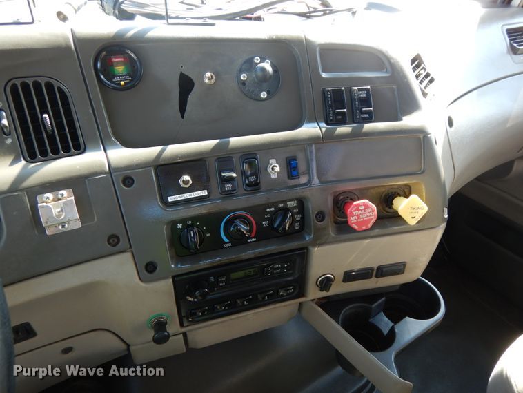 image for item DH6706 2006 Sterling LT9500  dump truck